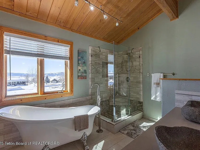 1132 Saddle Dr — Photo 5