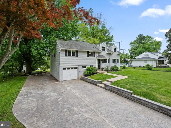 1040 Betzwood Dr, Norristown, PA 19403