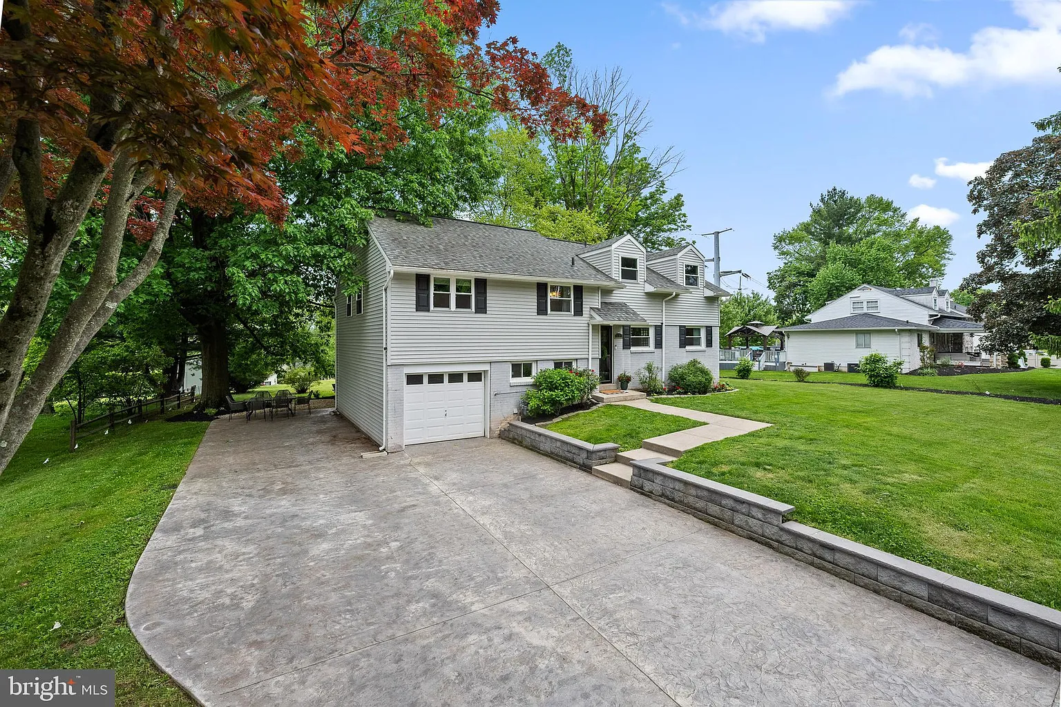 1040 Betzwood Dr photo 1