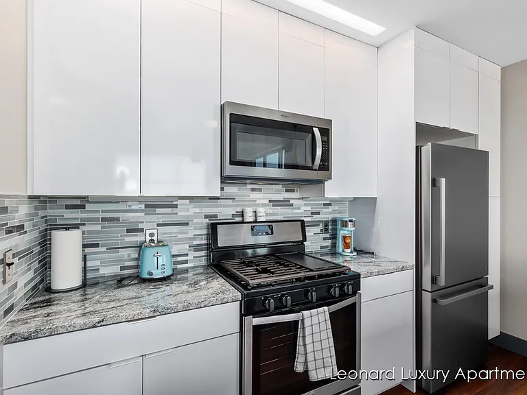 The Leonard Luxury Apartments — Photo 75