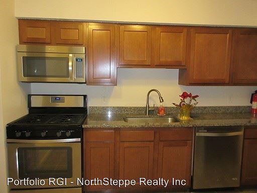 3rd image of 3801 Sturbridge Ct APT A3