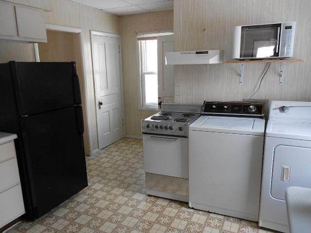 1st image of 704 Calverley Ave