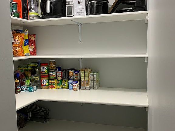 Pantry - laundry hookup