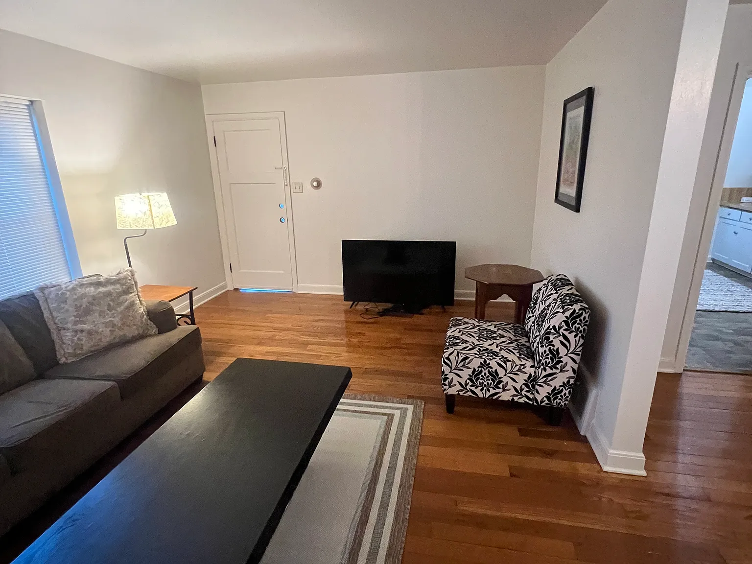 2 bed, 1200 sqft, $1,800 — Photo 2