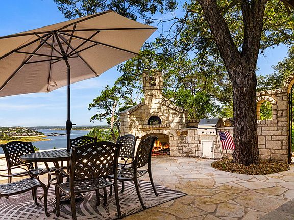 3rd image of 2804B Lohmans Ford Rd