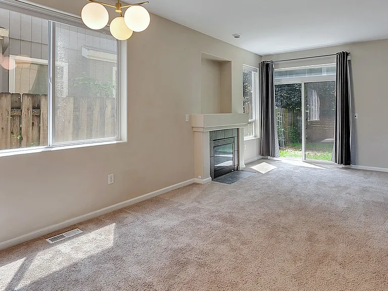 9817 N Clarendon Ave — Photo 22