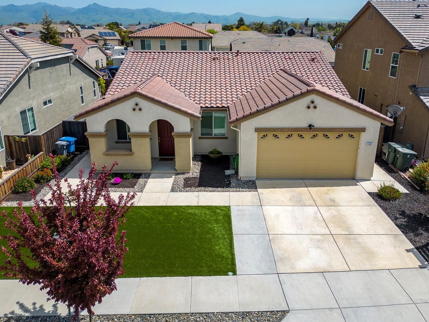 1081 Robert Dr, Hollister, CA 95023 | MLS #ML81923238 | Zillow