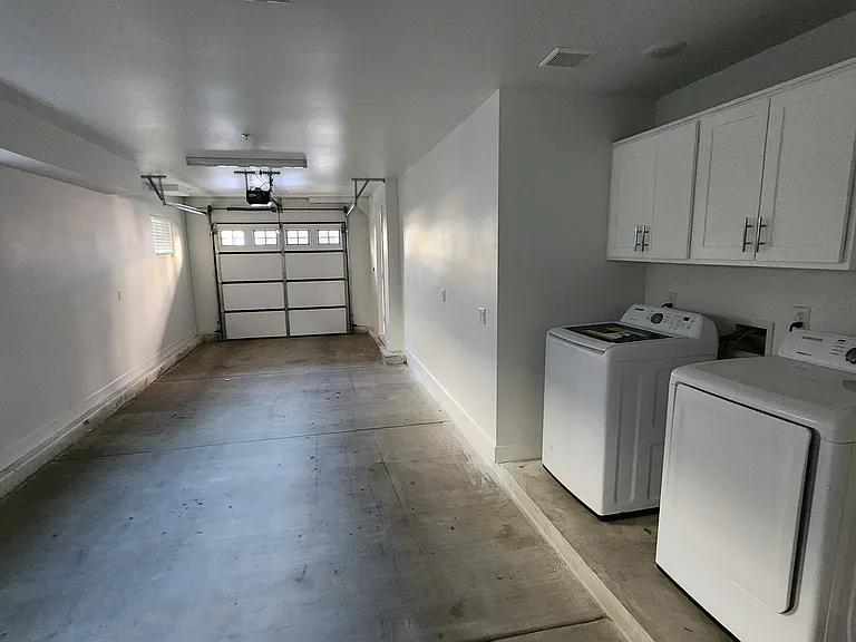 1216 W 39th St #1 — Photo 3