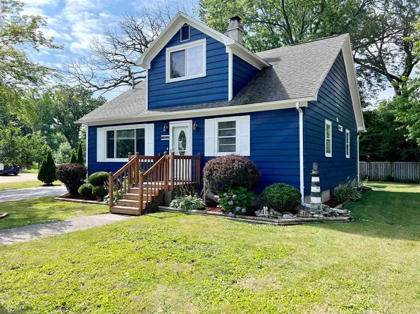 W5244 Bechaud Beach Dr, Fond Du Lac, WI 54935