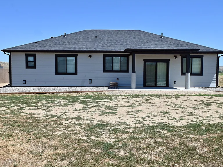 1495 Oxbow Dr — Photo 6