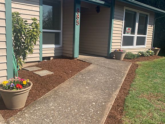 Walkway to Front Door