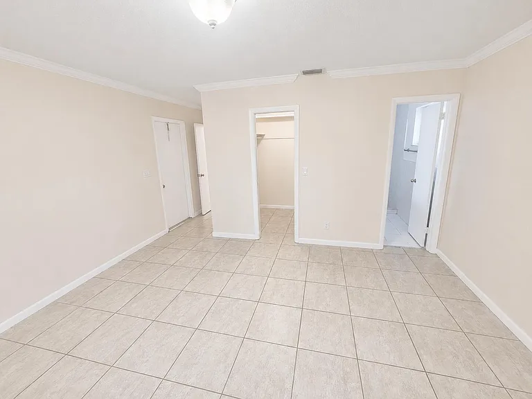 3615 Polk St — Photo 4