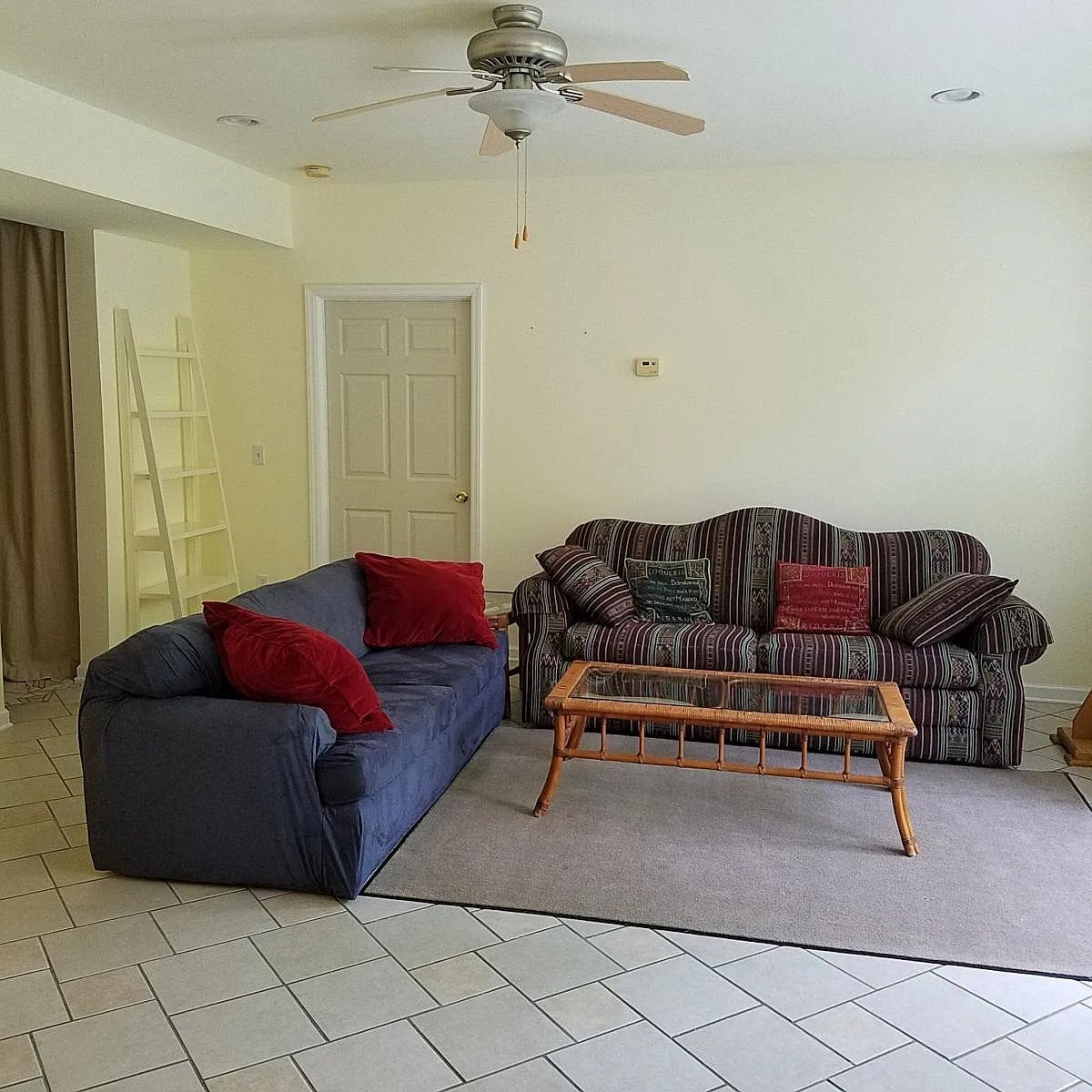 Living room with sleeper sofas - 113 Bigbee Trl