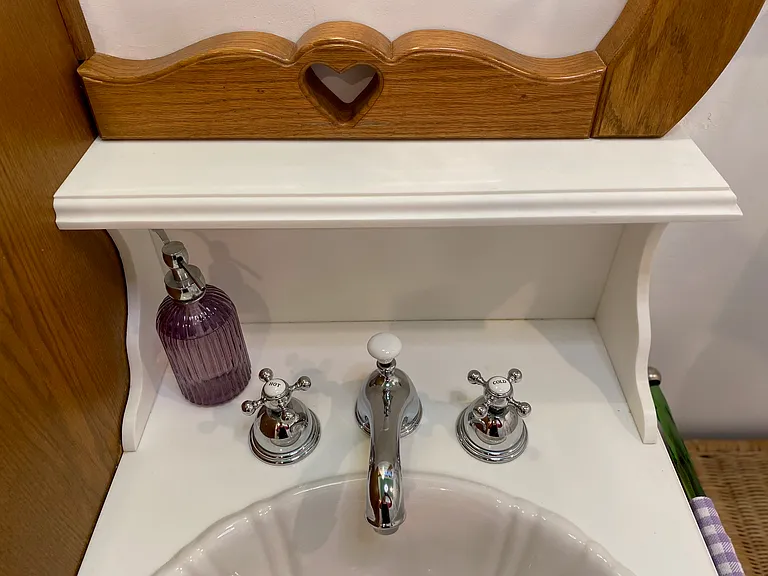 High Quality Chrome & Porcelain Bath Plumbing Fixtures u/CORIAN Shelf