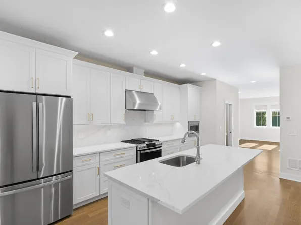 312 Hillside Ave #2, Chatham, NJ 07928