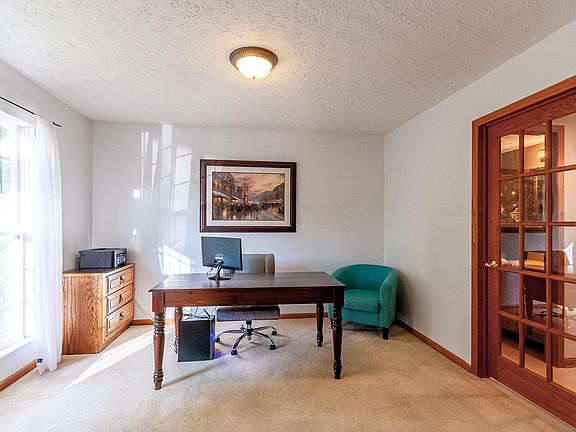 3rd image of 479 Northwoods Dr