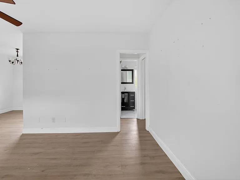 426 NE 7th Ave #2B — Photo 9