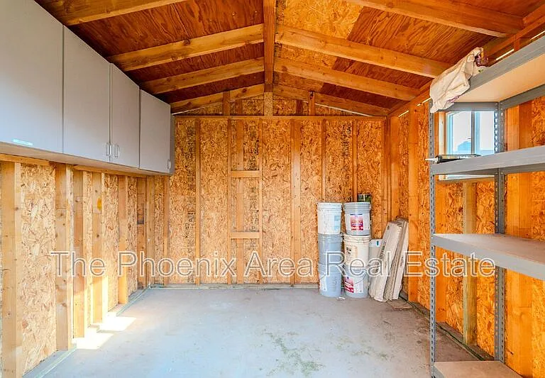 3231 N Woodburne Dr — Photo 29