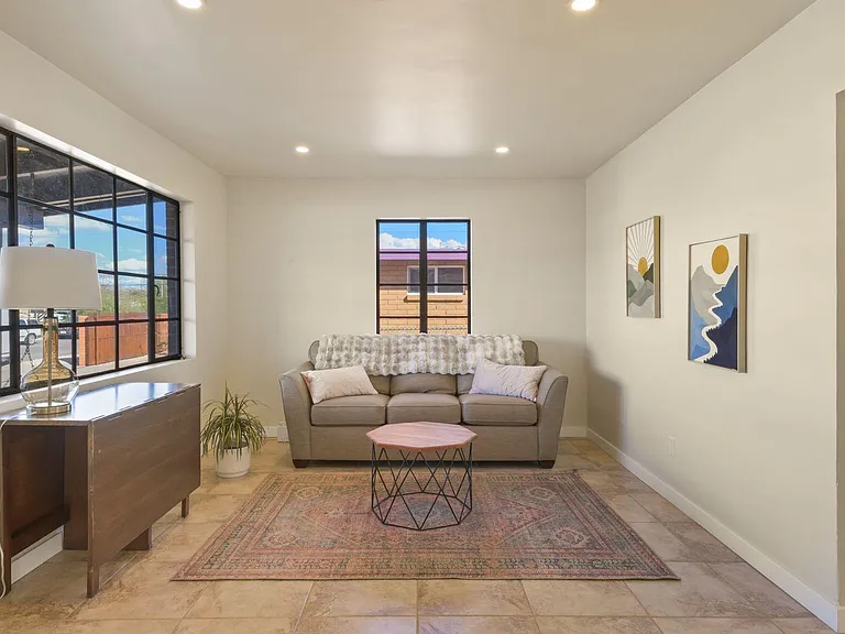 1322 E Miles St — Photo 9