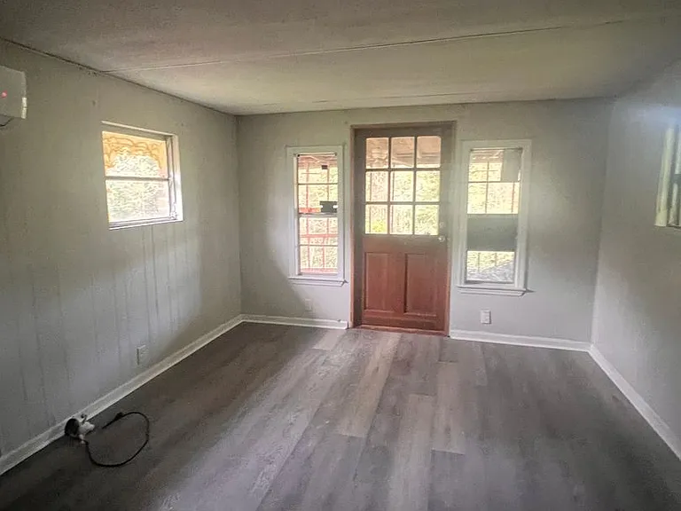 409 Daugherty St #1/2 — Photo 11