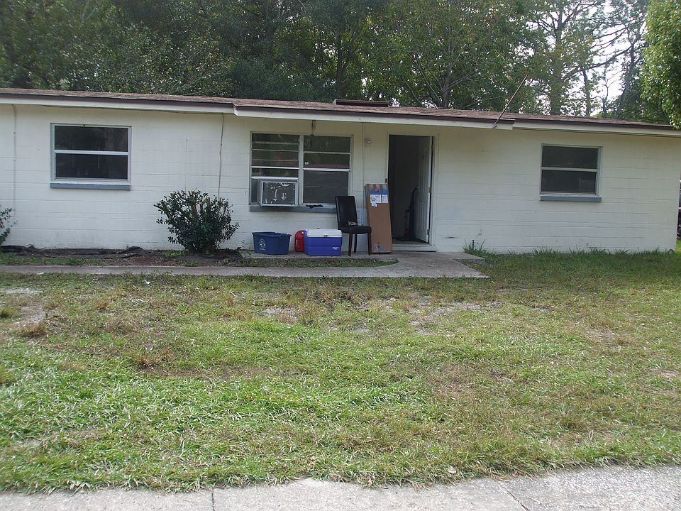 1st image of 330 Blairmore Blvd E