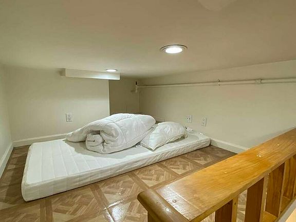 3rd image of 351 W 29th St APT 11
