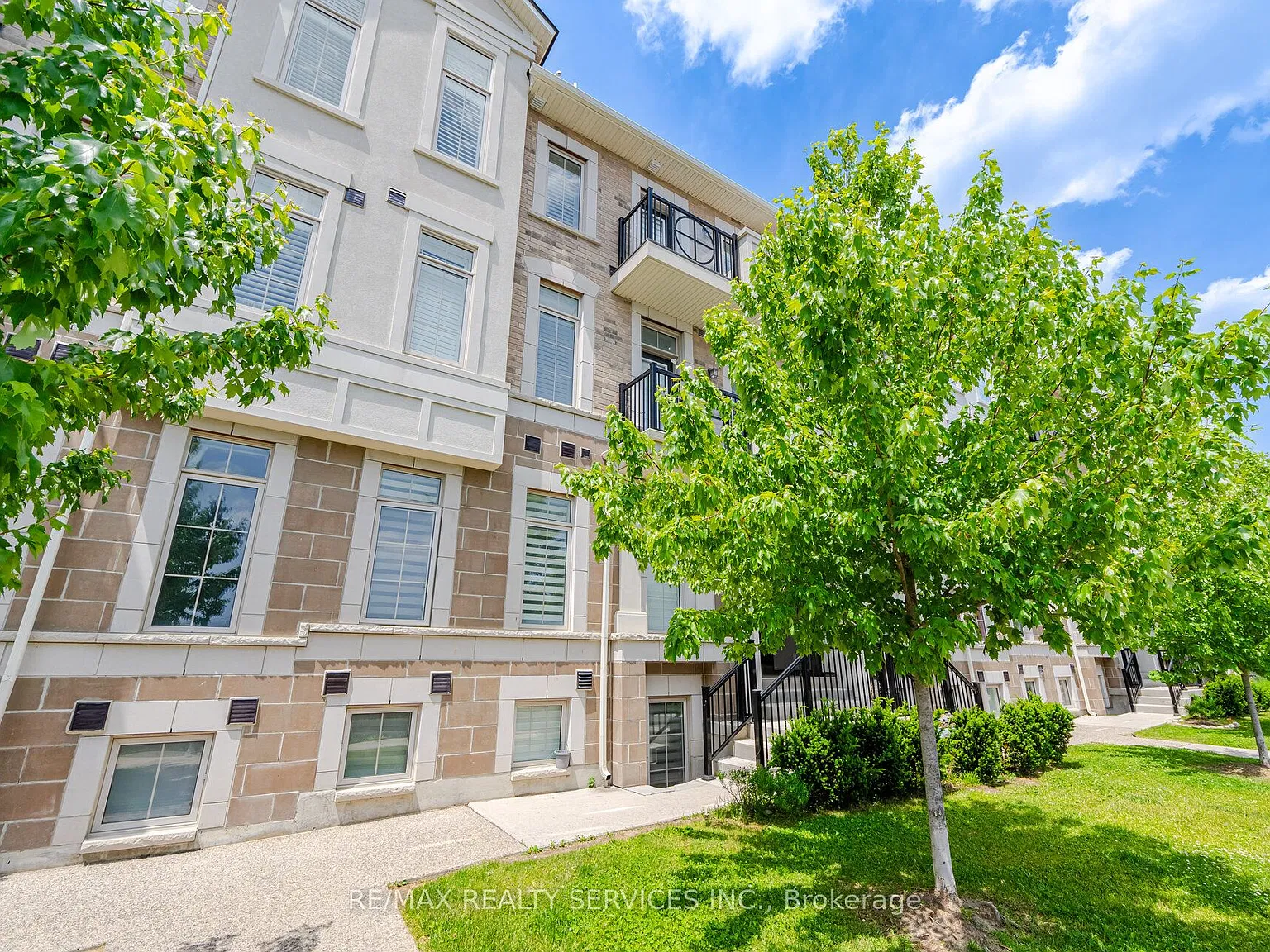 2 bed, $2,850 — Photo 2