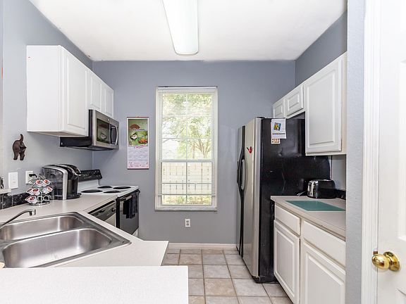 5th image of 13703 Richmond Park Dr N APT 3104