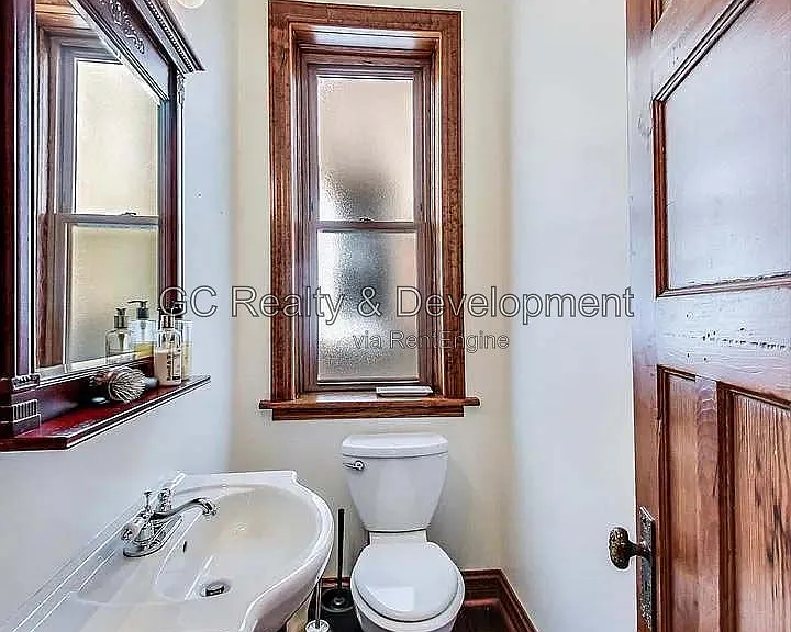 4936 S Saint Lawrence Ave — Photo 8