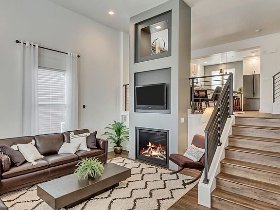 Grand Slam Living Room Daybreak Sky Terrace Collection