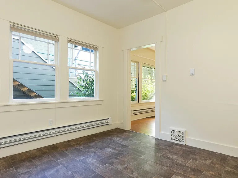 Evanston Apartments - Located on the north side of Fremont — Photo 27