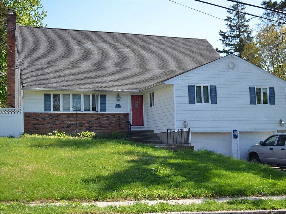 1st image of 62 Wyandotte St