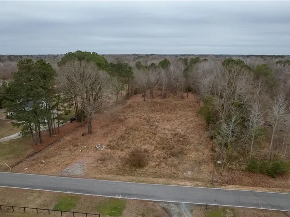 2361 Number 10 Ln, Chesapeake, VA 23323