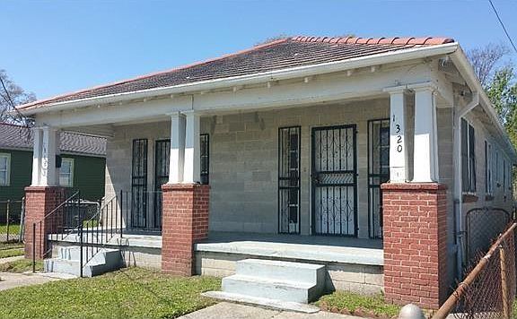 3rd image of 1318 Deslonde St