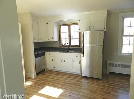 3rd image of 26 Oliver St