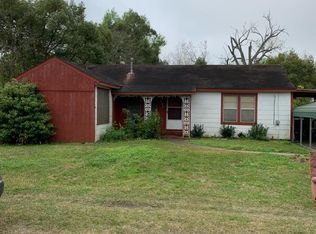 3521 Canal Ave, Groves, TX 77619