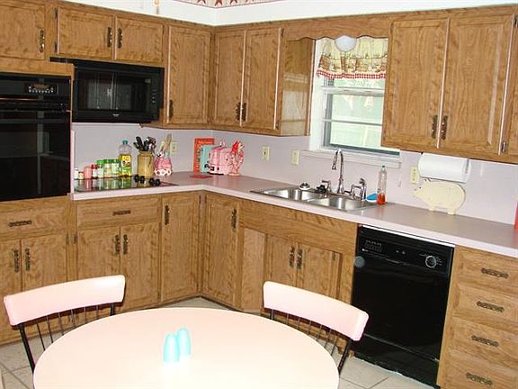4th image of 101 Belden Cir