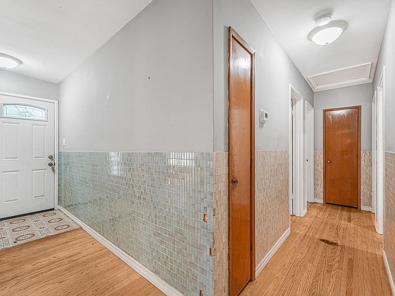 5th image of 11716 130th St NW