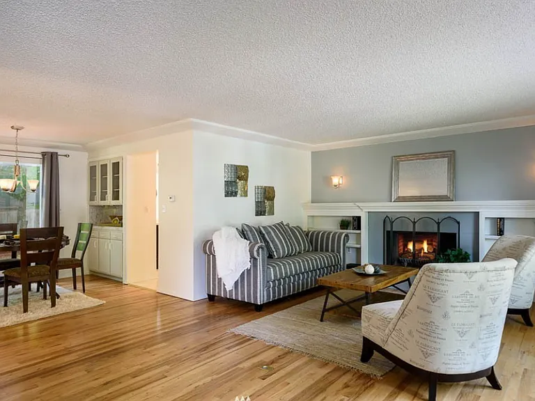 13807 NE 76th St — Photo 3