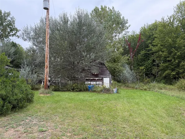 3782 Hanes Rd, Vassar, MI 48768