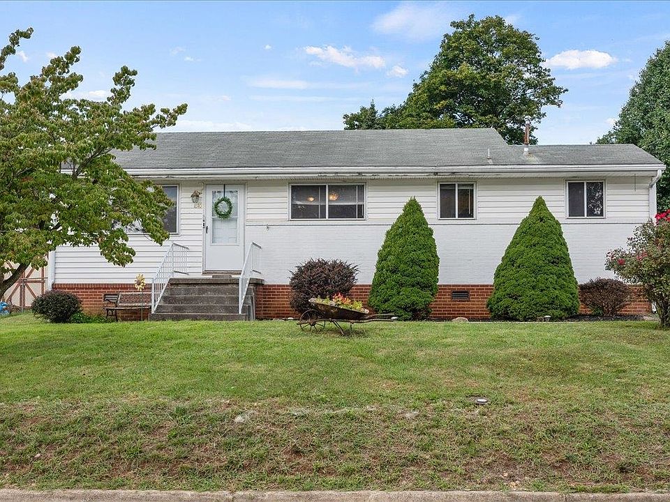 1st image of 1310 Lyle Ave