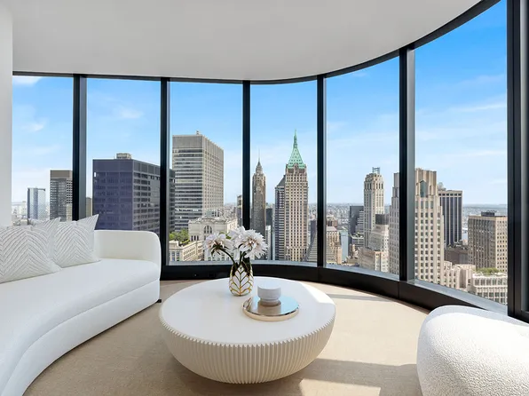 125 Greenwich Street image 2 of 9