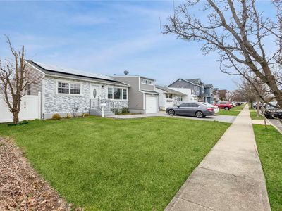 148 S Fordham Road, Hicksville, NY, 11801