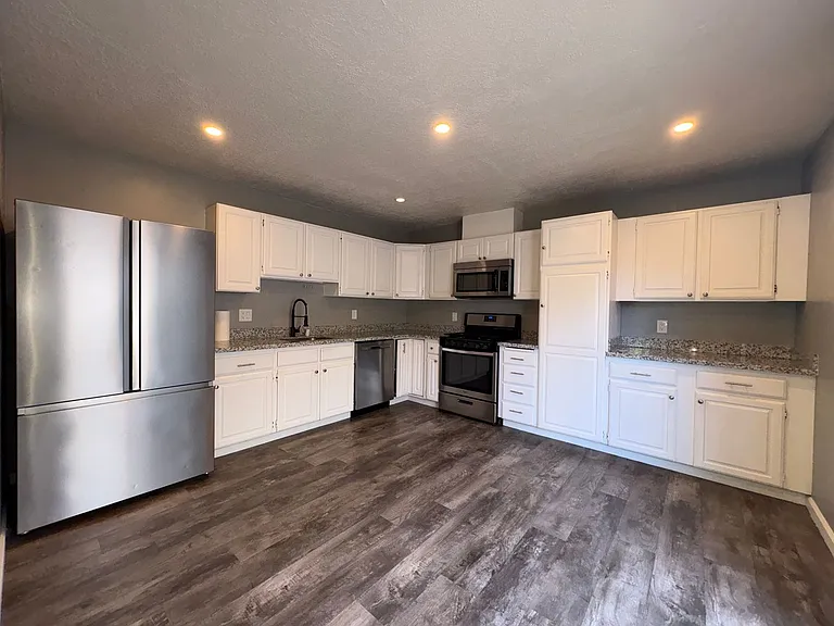 1209 Vienna Ct — Photo 10