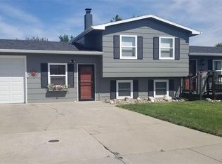 4340 Dolphin Ln, Rapid City, SD 57701