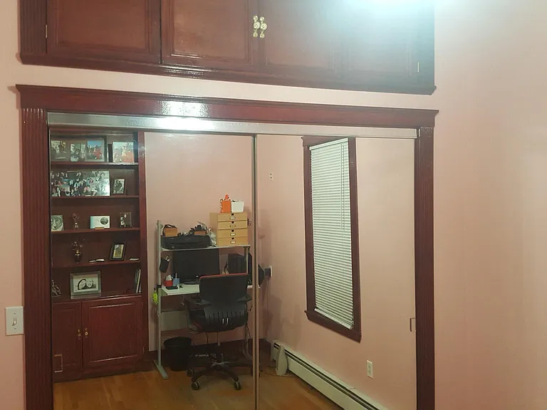 Flex Room can be used as study or guest room.