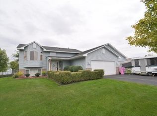 1345 Angelica Ct, Shakopee, MN 55379