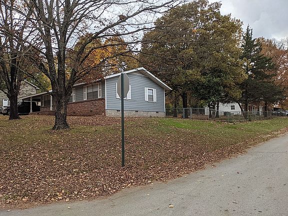 2nd image of 1247 N Stephens Ave