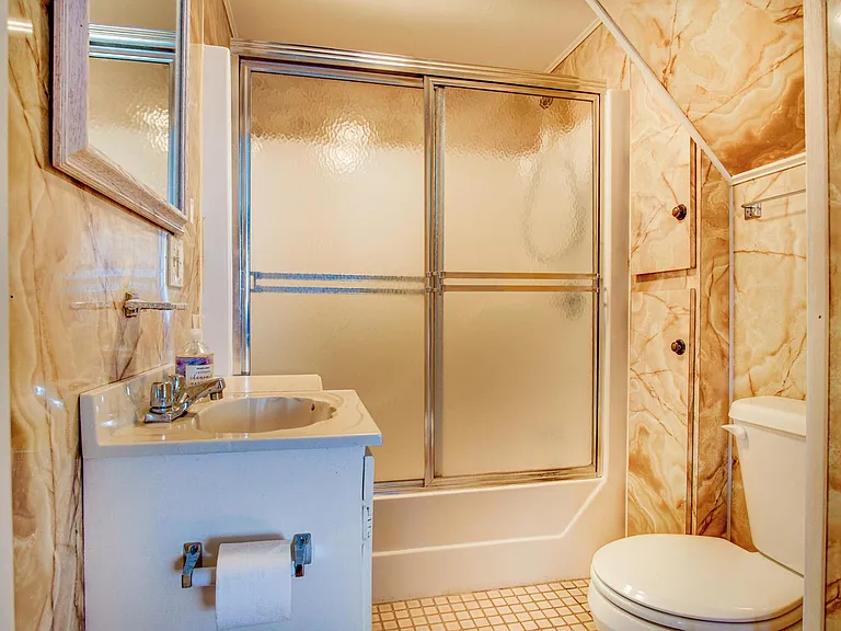 103 Lakeshore Dr — Photo 13