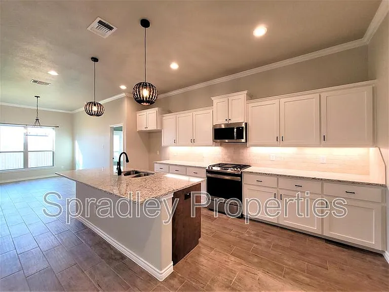 6120 Modena Dr — Photo 2